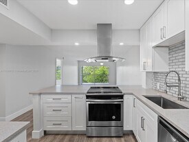 3150 N Palm Aire Dr in Pompano Beach, FL - Building Photo