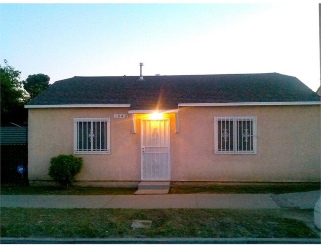 property at 1946 W Manchester Ave