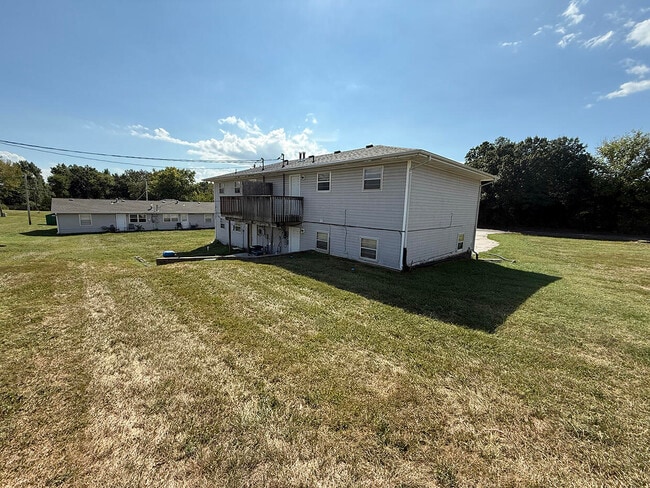 7308 N Wade School Rd in Columbia, MO - Building Photo - Building Photo