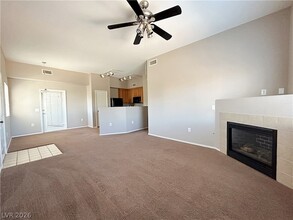 10245 S Maryland Pkwy, Unit 2188 in Las Vegas, NV - Foto de edificio - Building Photo