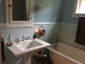 211 East St in Houghton, MI - Foto de edificio - Building Photo