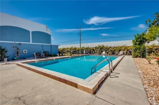 4424 SW 8th Pl in Cape Coral, FL - Foto de edificio - Building Photo