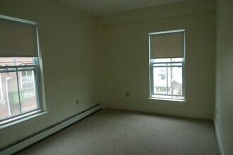 9 State St in Windsor, VT - Building Photo - Building Photo