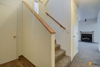 531 Idaho St in Anchorage, AK - Foto de edificio - Building Photo