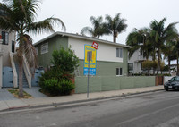 211 Elm Ave in Imperial Beach, CA - Foto de edificio - Building Photo