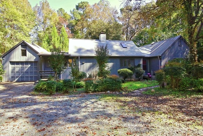 property at 914 Crestwood Ln