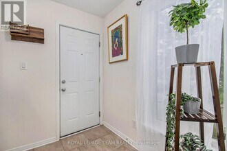 164 Urbancrest Private in Ottawa, ON - Building Photo - Building Photo