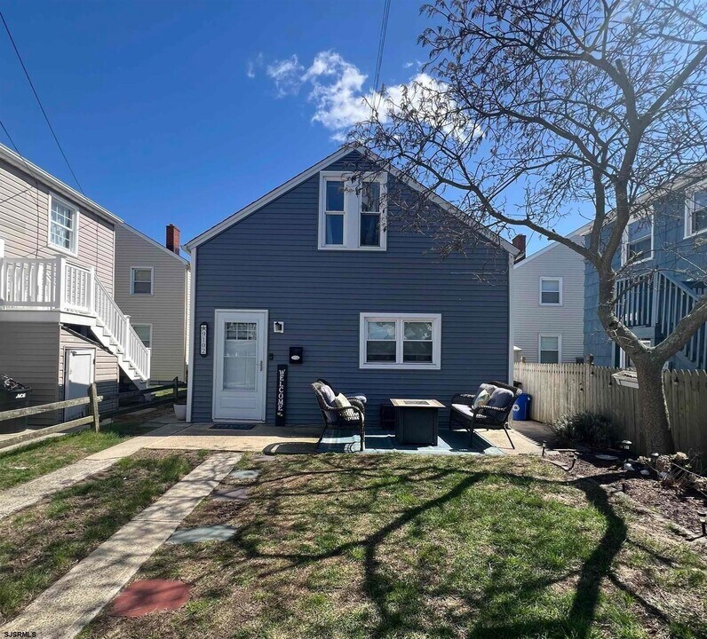 9102 Monmouth Ave in Margate City, NJ - Building Photo