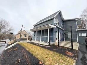 25 6th St in Auburn, ME - Building Photo - Building Photo