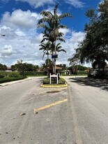 10181 Twin Lakes Dr in Coral Springs, FL - Building Photo