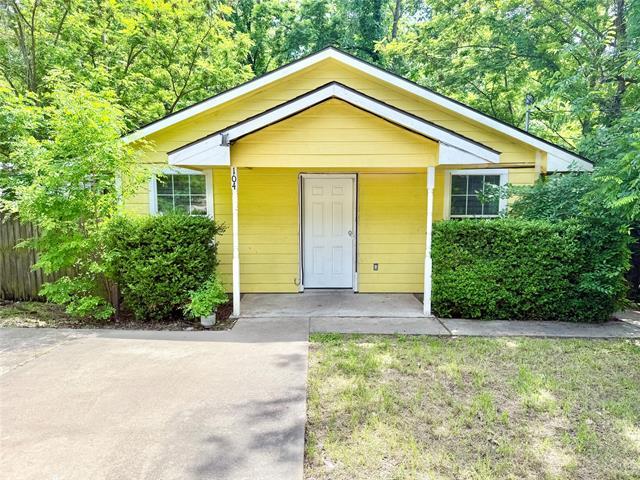 104 E Prospect St in Denison, TX - Building Photo