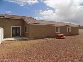 1049 Chestnut Bay Ave in North Las Vegas, NV - Building Photo - Building Photo