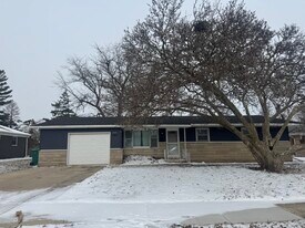 2305 Mayfield Ave in Joliet, IL - Building Photo