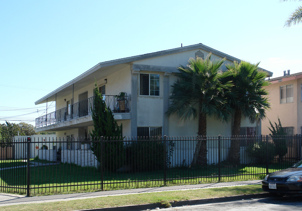 830 W Cedar Ct in Oxnard, CA - Building Photo