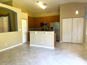 6120 Spring Lake Terrace in Fort Pierce, FL - Building Photo - Building Photo