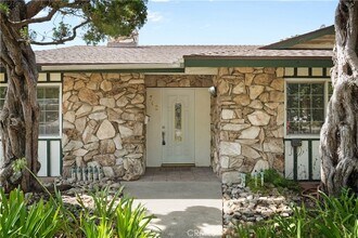 702 Scripps Dr in Claremont, CA - Foto de edificio - Building Photo