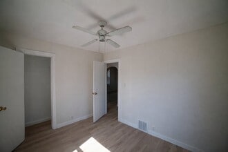 2705 Palmer Ave in Alton, IL - Foto de edificio - Building Photo