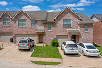 January Lane Townhomes in Grand Prairie, TX - Building Photo - Building Photo