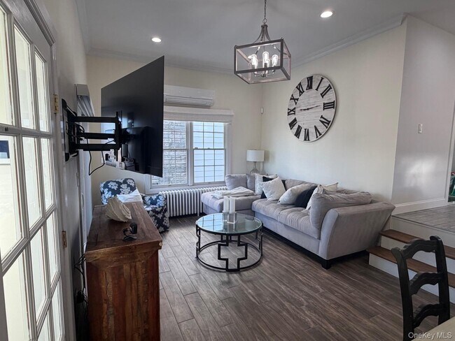 326 E Walnut St in Long Beach, NY - Building Photo - Building Photo