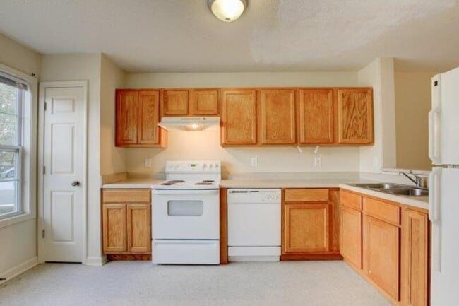 299 Raleigh Dr in Clarksville, TN - Building Photo - Building Photo