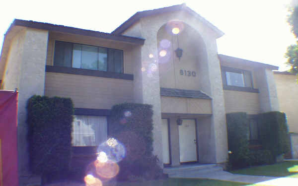 8128-8130 Stewart And Gray Rd in Downey, CA - Foto de edificio