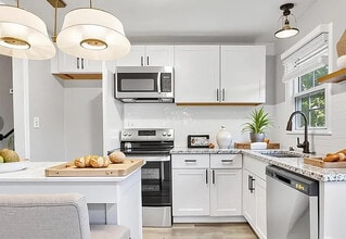 Room in House on Bilmark Ave in Charlotte, NC - Foto de edificio - Building Photo