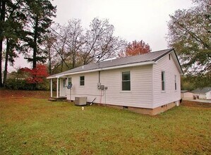 99 E Wright St in Winder, GA - Building Photo - Building Photo