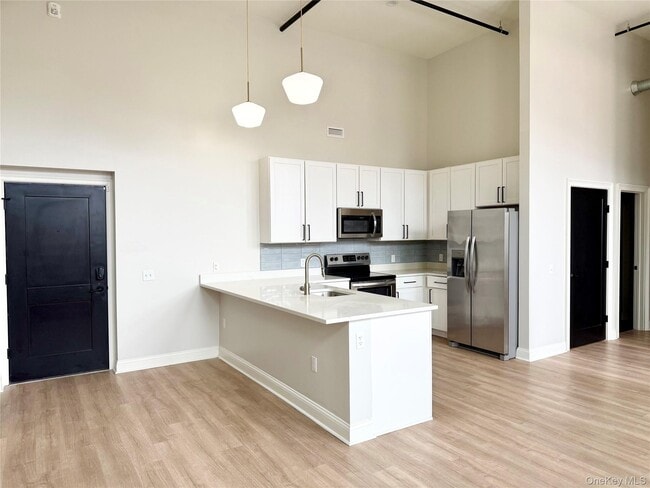 17 Anya Ct in Poughkeepsie, NY - Building Photo - Building Photo