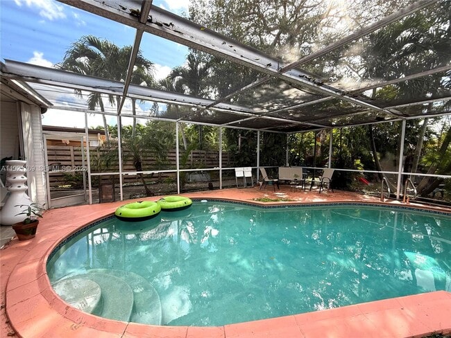 5424 Van Buren St in Hollywood, FL - Building Photo - Building Photo