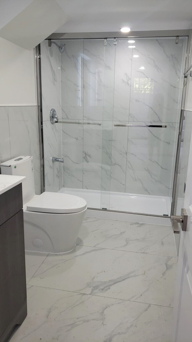 property at 142 Settlers Rd E