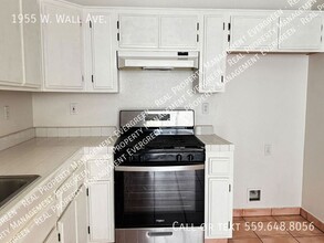 1955 W Wall Ave in Porterville, CA - Building Photo - Building Photo