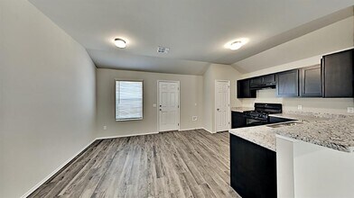 1812 Sloane Dr in Yukon, OK - Building Photo - Building Photo