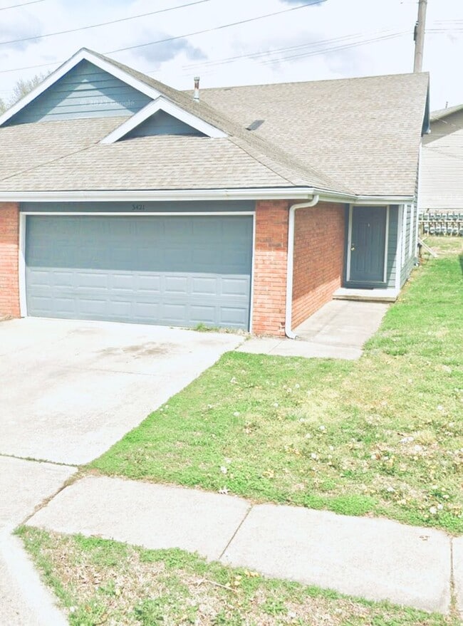 property at 3421 E Sunset St