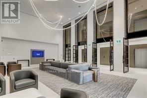 39 Roehampton Ave in Toronto, ON - Building Photo - Building Photo
