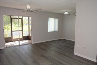 2628 Hidden Lake Dr N in Sarasota, FL - Building Photo - Building Photo