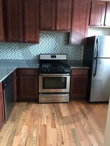 4423 N Wolcott Ave, Unit A2 Apartments