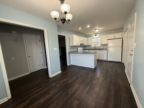 106 Skipping Stone Ln in Jacksonville, NC - Building Photo - Building Photo