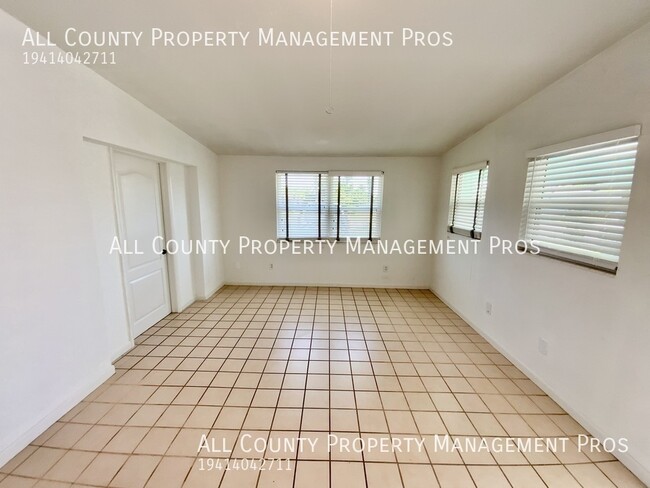 5672 Bronx Ave in Sarasota, FL - Building Photo - Building Photo