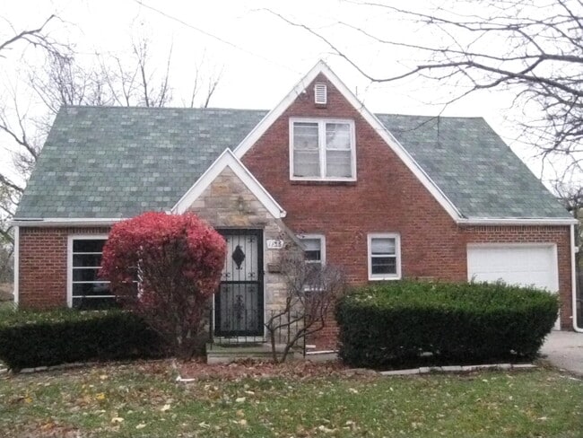 1136 68th St, Unit downstairs 2 bedroom