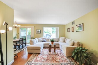 910 Lincoln St in Rockville, MD - Building Photo - Building Photo