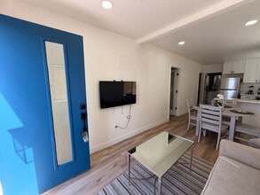 1830-36 Newton Ave in San Diego, CA - Foto de edificio - Building Photo