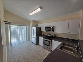 545 Summer Sails Dr in Valrico, FL - Building Photo - Building Photo