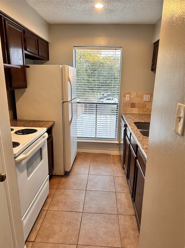 3730 Thistlemont Dr in Houston, TX - Building Photo - Building Photo