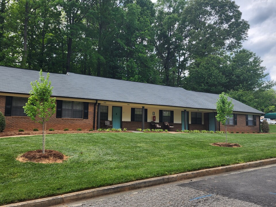 Park Terrace Apartment Homes in Bessemer City, NC - Building Photo