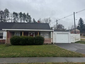328 Sequoyah Dr in Kingsport, TN - Building Photo