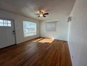 2424 La Veta Dr in Albuquerque, NM - Building Photo - Building Photo