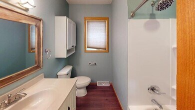 1103 E Indiana Ave in Bismarck, ND - Building Photo - Building Photo