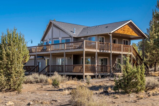 20930 SW Gift Rd in Bend, OR - Building Photo - Building Photo