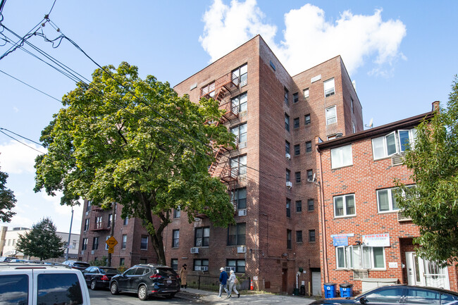 9711 63rd Dr in Rego Park, NY - Building Photo - Building Photo