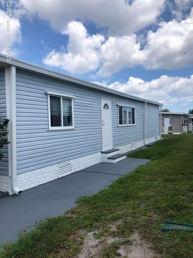 property at 522 Egret Cir